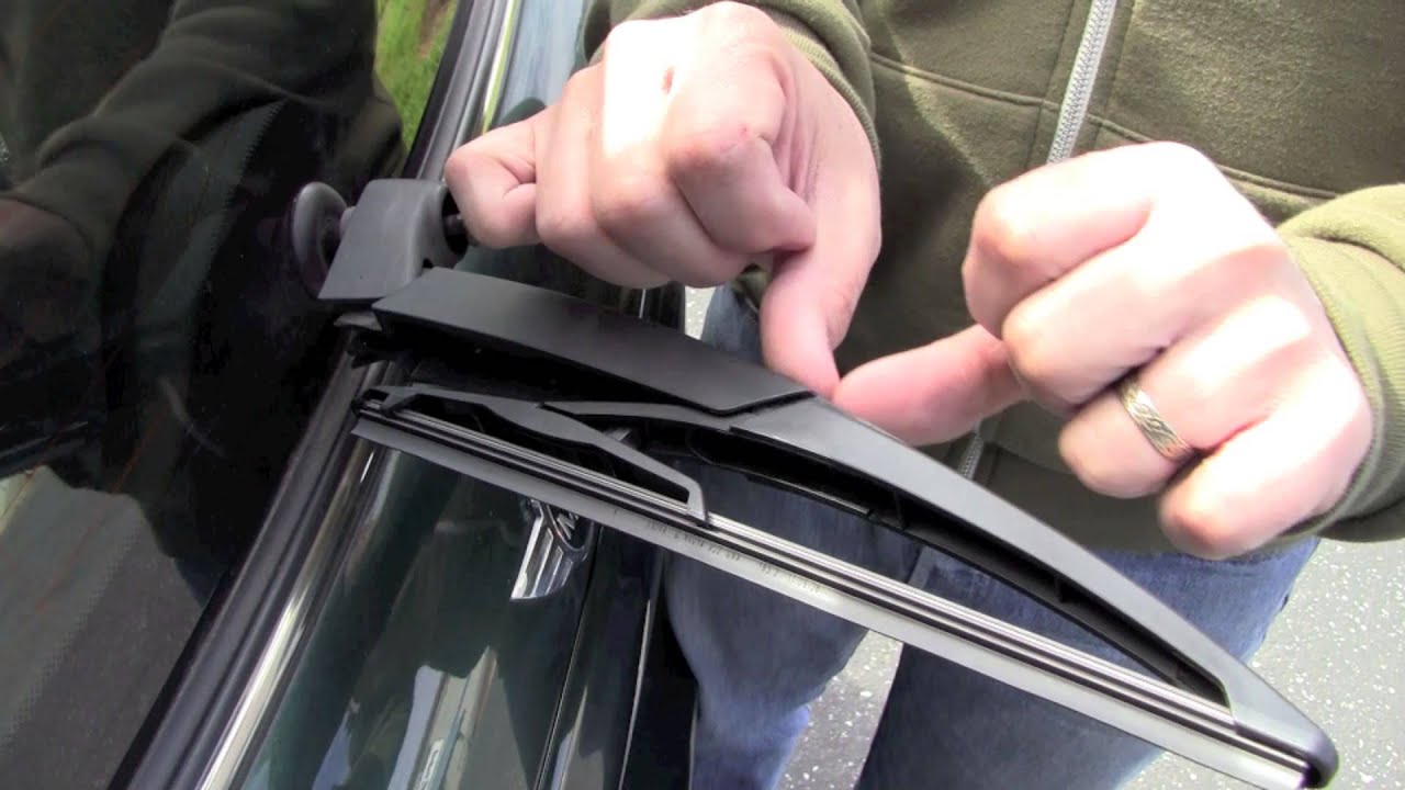 Replacing Wiper Blades on a MINI Cooper 