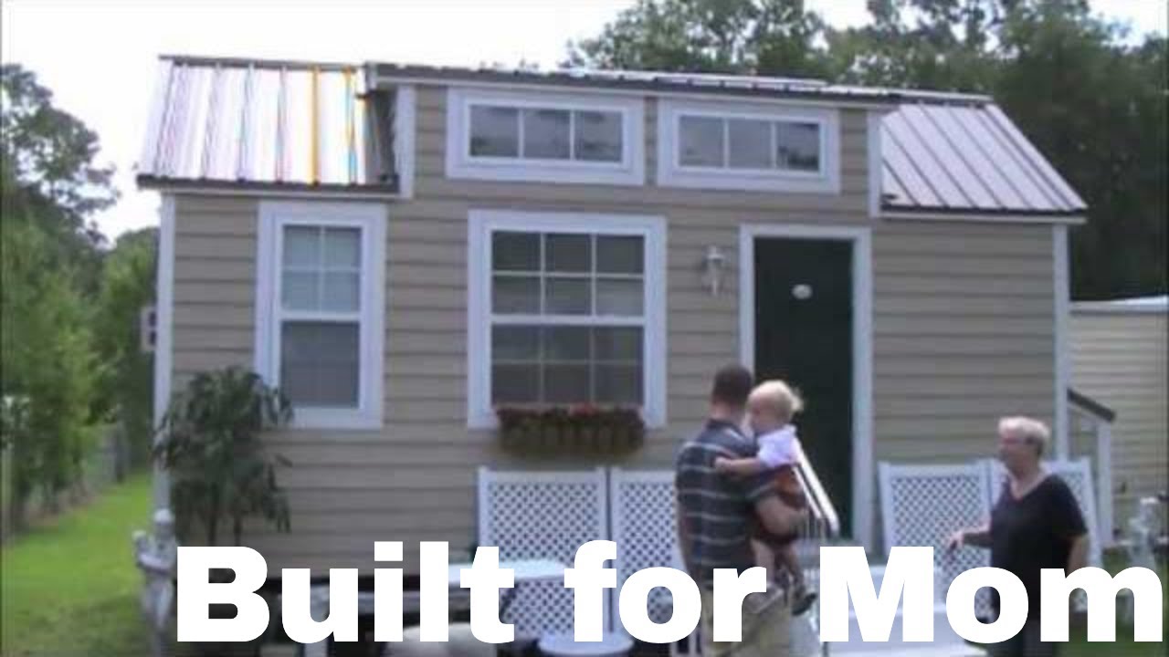 Dan Louche's Tiny House on a Trailer with no Sleeping Loft