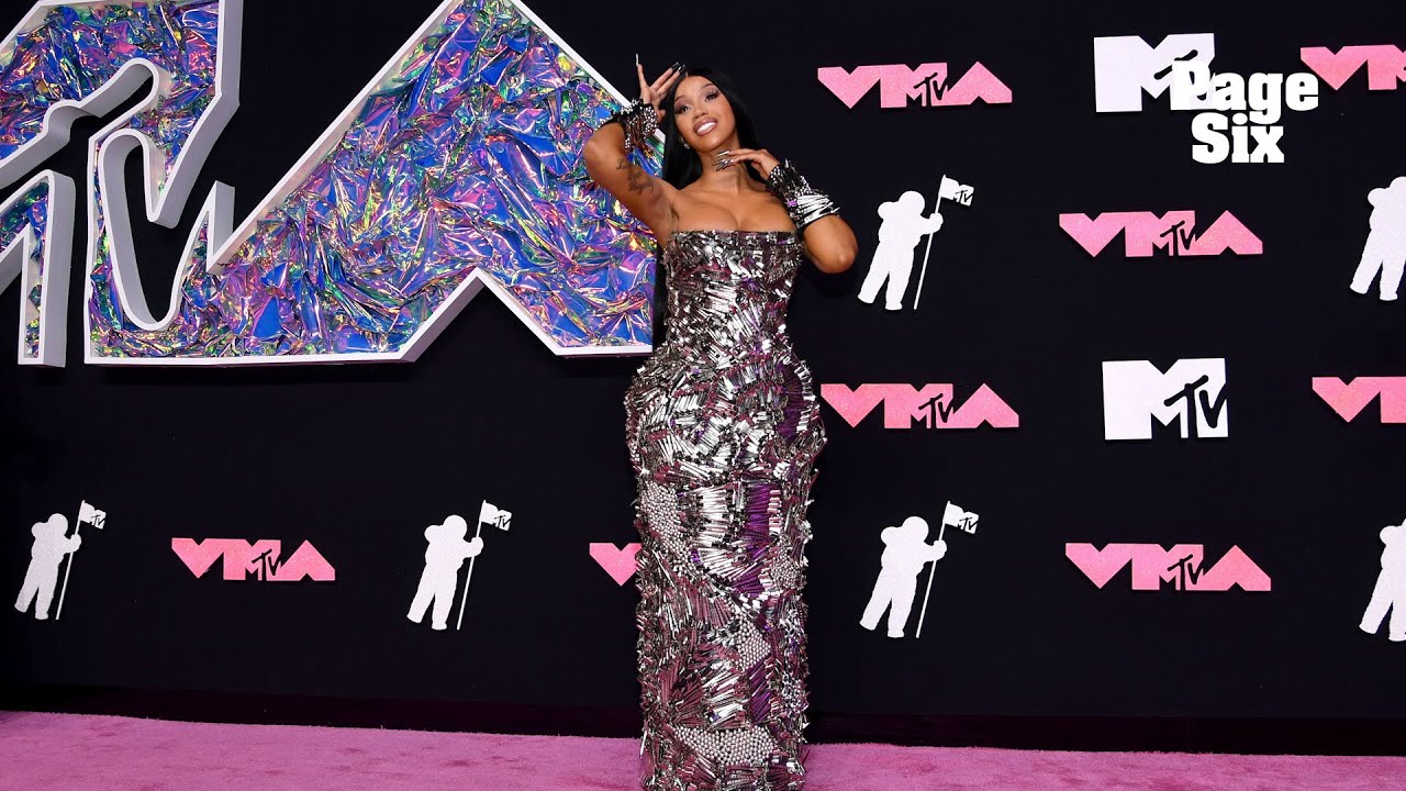 2023 VMAs: Cardi B Stunned the Red Carpet In a Gown Made Out of Hair Clips