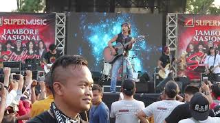Slank formasi lengkap live lagu Virus di Jambore Nasional Slankers seluruh Indonesia di Bogor