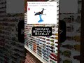 ケースに入らなそうな飛行機トミカ『ホンダジェット エリートⅡ』は店でどう展示されてる？気になって見に行った結果…まさかの方法だった😂
