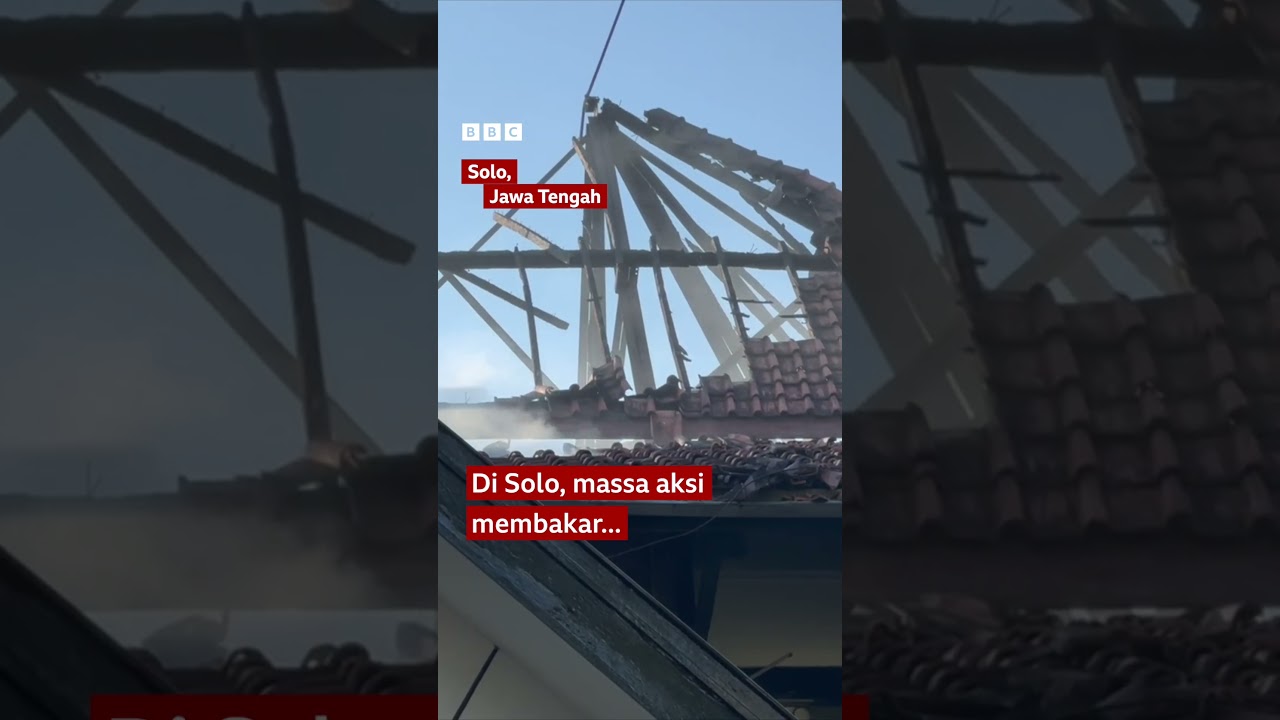 Tiga orang tewas dalam pembakaran Gedung DPRD Makassar - BBC News Indonesia