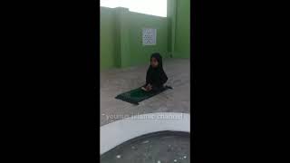 #cutebabyofferingprayer #younusislamicchannel smal baby girl namaz parh rhi ha | kids offer namaz