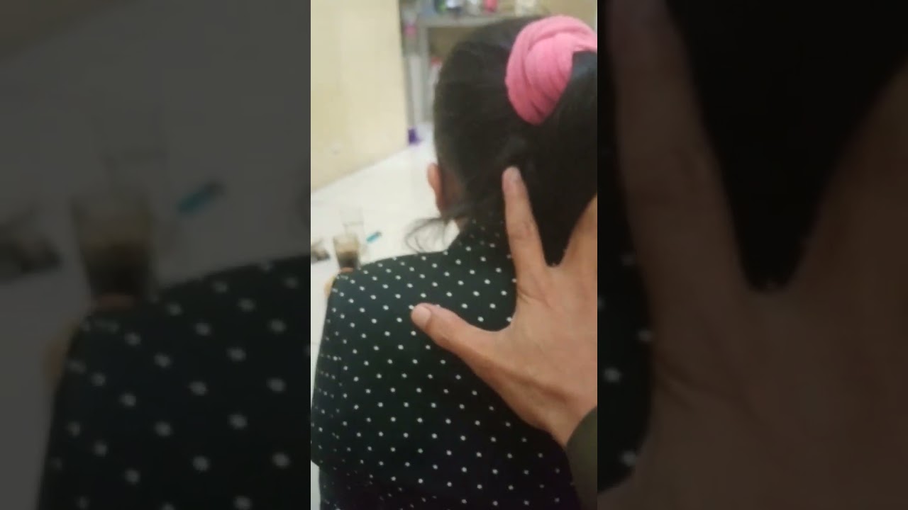 DIRUQYAH DULU.Karna ibu ini adA mahluk kiriman ..di bikin batuk2