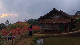 SUASANA KAMPUNG MENJELANG BUKA PUASA, PEDESAAN JAWA BARAT