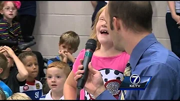 Military mom surprises her three kids at school