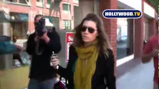Jessica BIEL  Not Happy On Bedford Drive acting like a DIVA