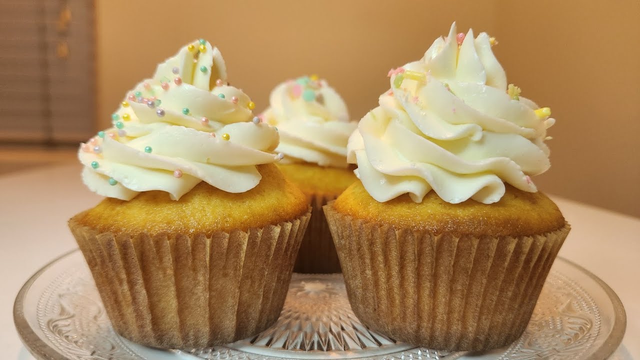 Аяган бялуу / Cupcakes / 컵케이크 (хамгийн энгийн жор)