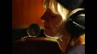 mary in the junkyard- Crash Landing (live session recording)