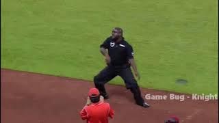 Black security guard dancing on TAHERI TRAP Song - Viral Meme Dance