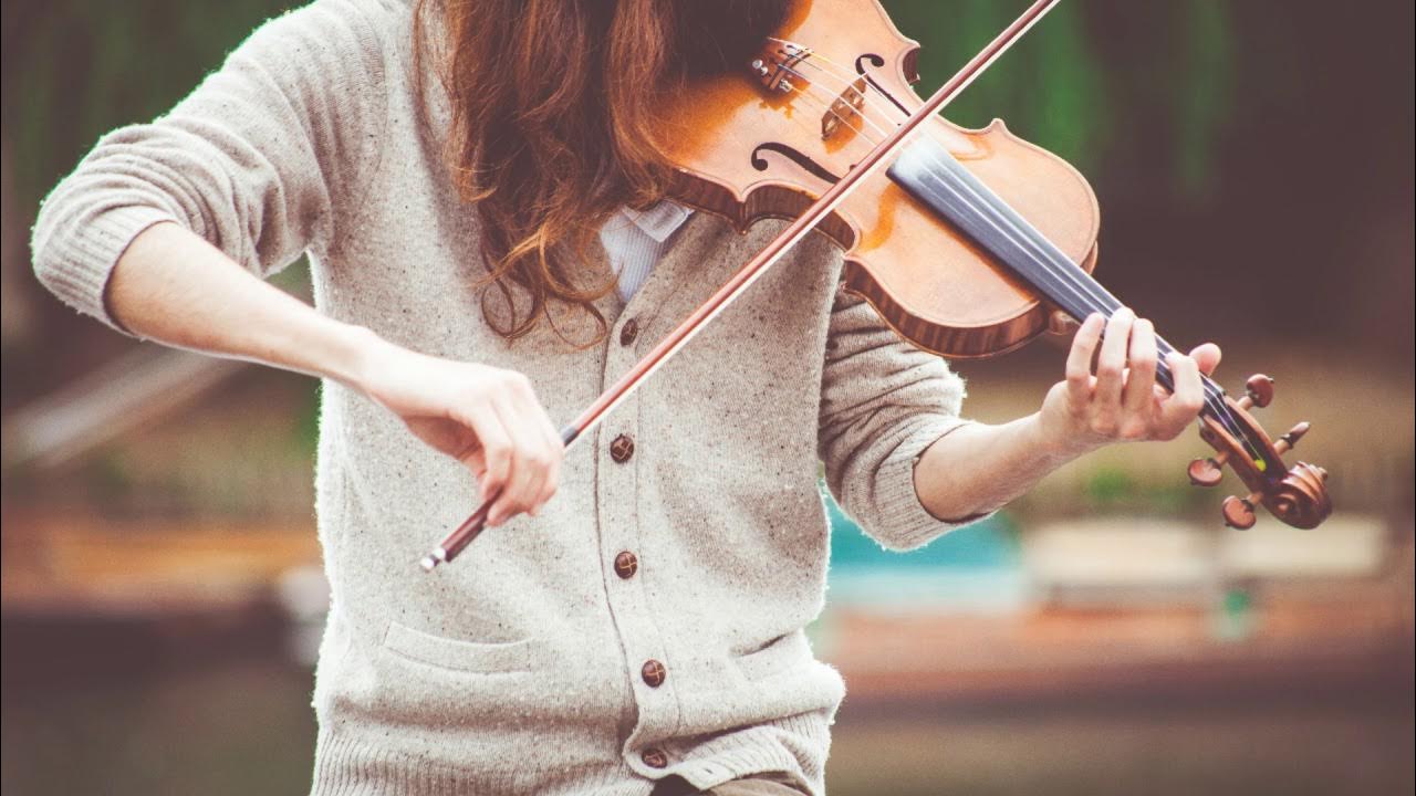 Игры классическая музыка. Девушки со скрипкой. Красивая девушка со скрипкой. Скрипка в руках.