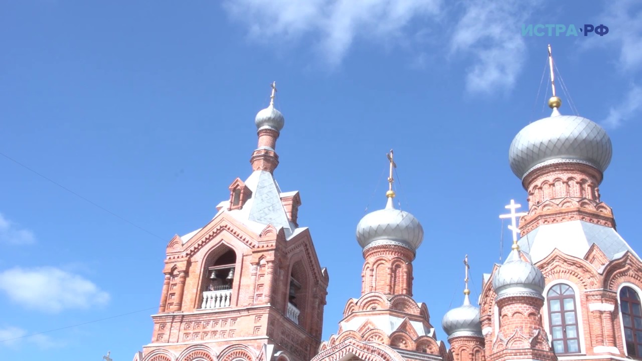 Возле храма в Дарне находится братская могила немецких солдат