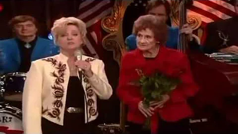 Connie Smith   Kitty Wells - It Wasn't God Who Mad...