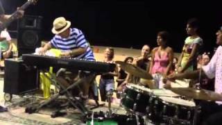 Video thumbnail of "Marcos Ariel plays Bossa Nova"