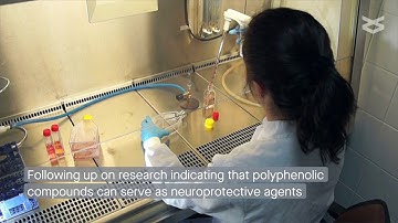 Baicalein inhibits heparin induced Tau aggregation by initializing Tau oligomer formation