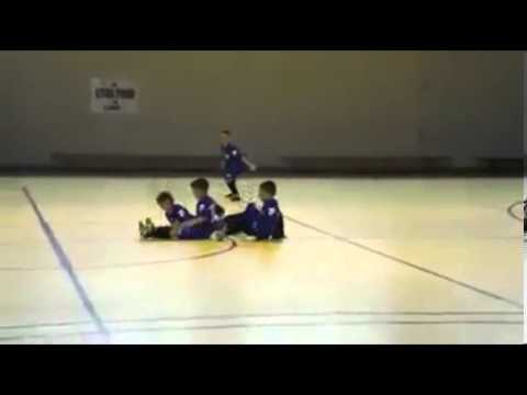 Romanian U8's score with clever free kick routine