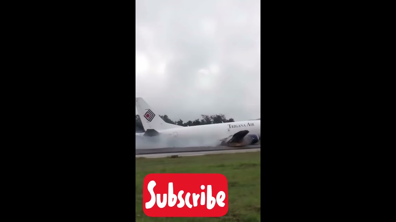 B737 Crash Landing Gear Collapse