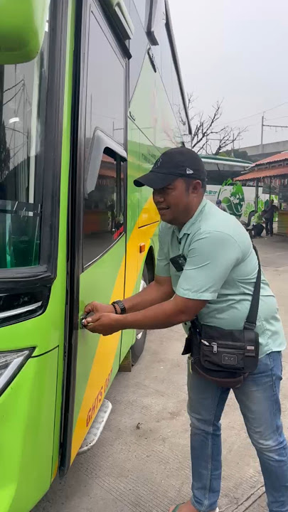 Cara buka pintu bus sleding kedepan UHD bus gunung harta 😍 #shotsviral