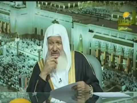 حكم إعطاء الصدقه للأم