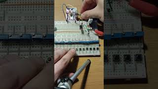 Home-made optoisolator as a basic "tremolo" effect.