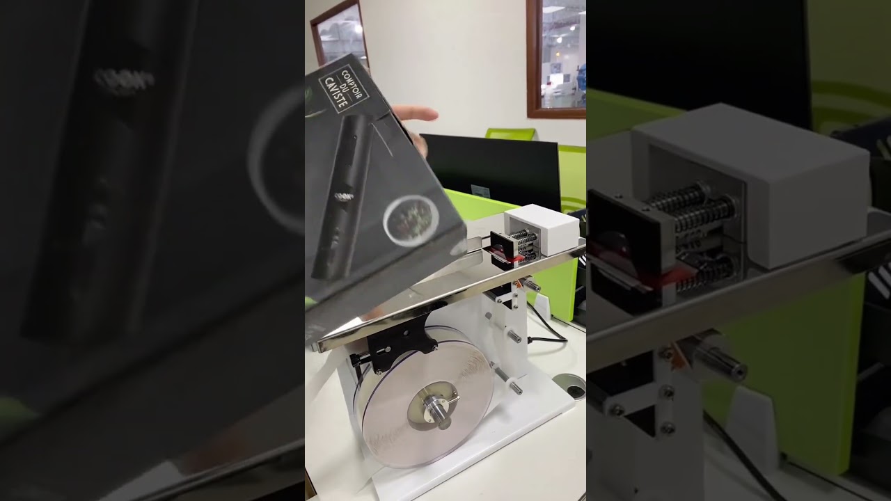 Toolbox Sealing Labeling Machine Semi-Automatic Corner Sealing Labeling Machine Works for Boxes