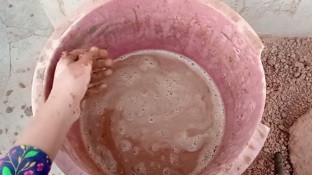 Garity red dirt dry floor water 💦 tup crumbling vedio ❤️