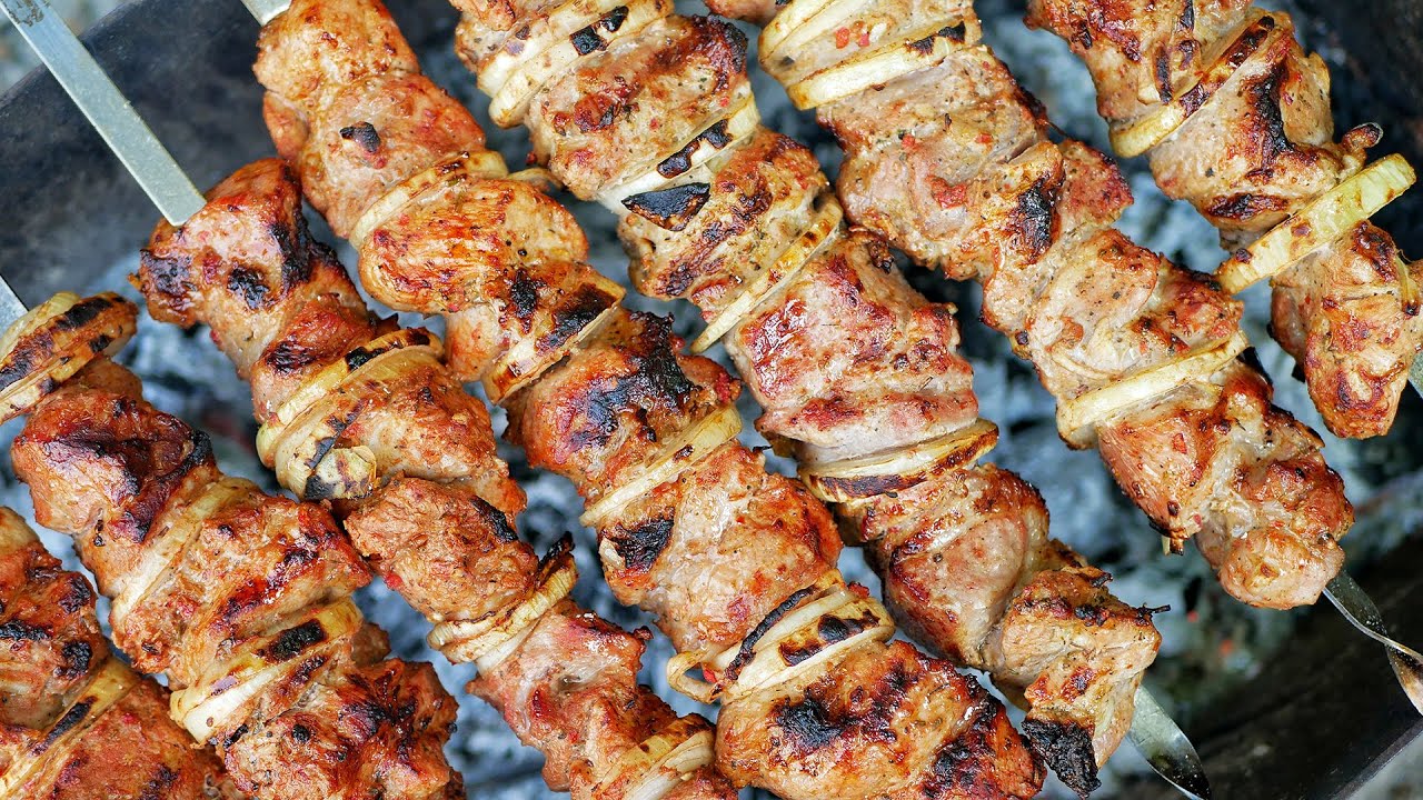 Шашлык из Свиной шеи 🥩 Два популярных Маринада для ШАШЛЫКА 🥩 - YouTube