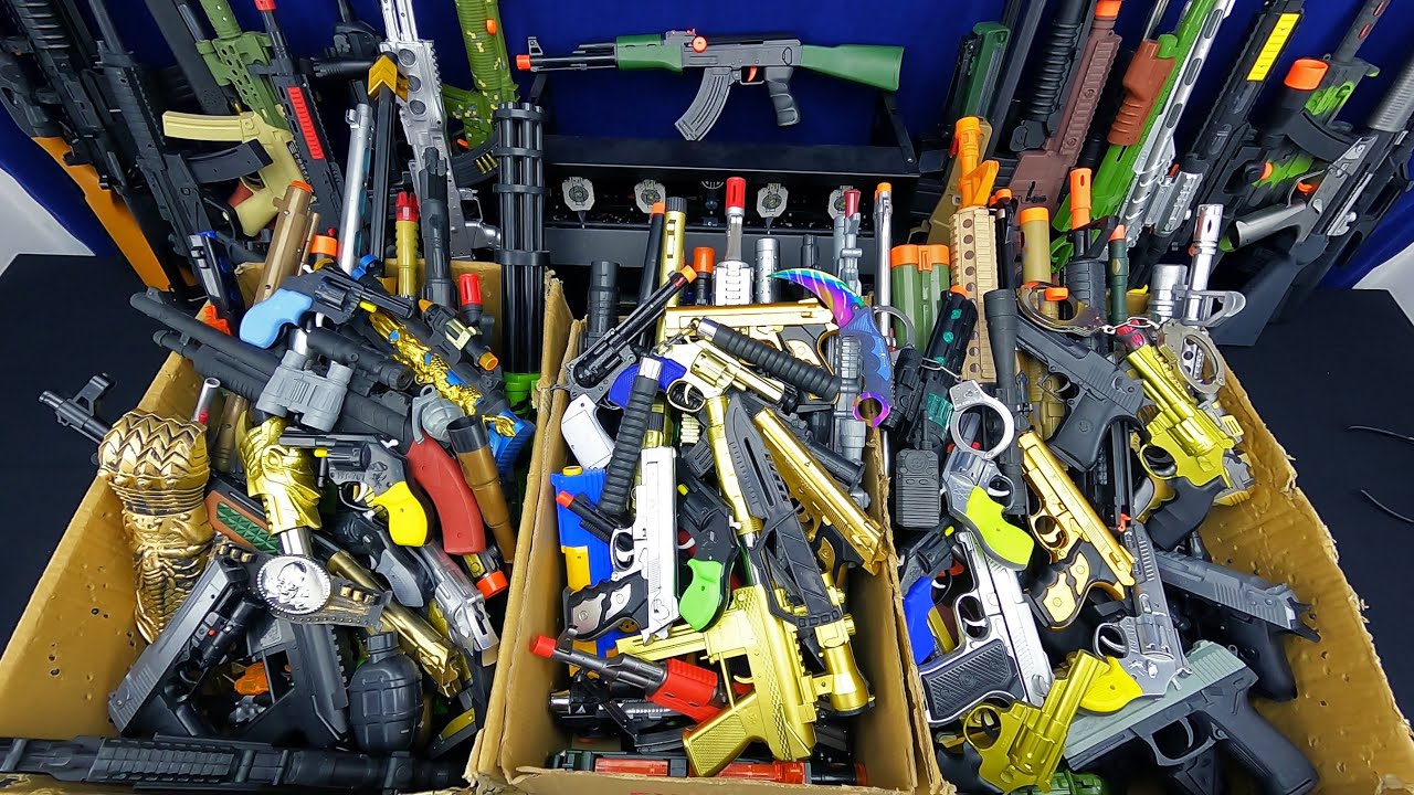 Legendary Toy Guns Show, Box Full of RealLooking Toy Guns And Assault