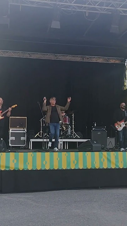 Stage at Noliamässan market, august 2024. Entertainment. One artist among several during market days