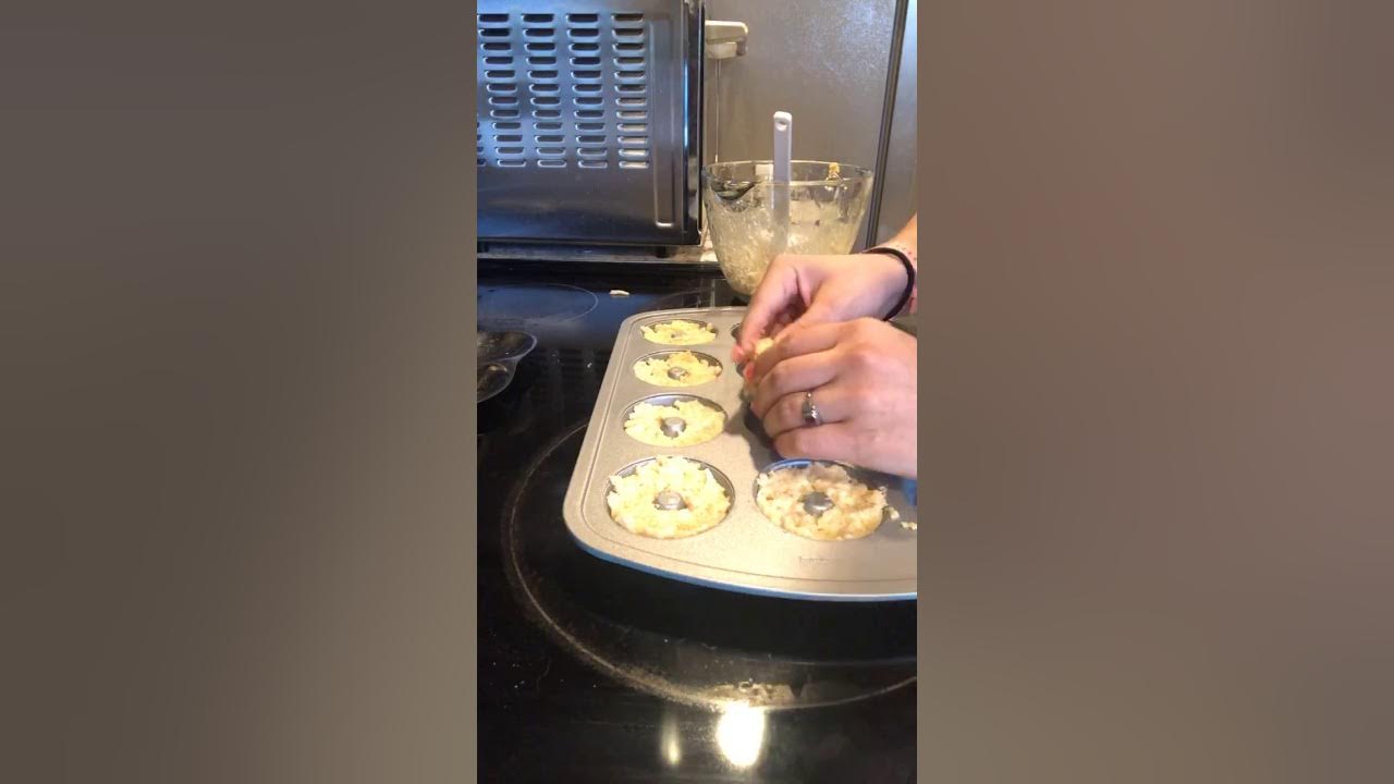 Pampered Chef Donut Pan Making Bagels! YouTube