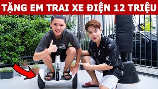 Tặng Em Trai Xe Điện Cân Bằng 12 Triệu | Oops Banana Vlog 271