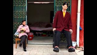 Worlds Tallest Woman Dies At The Age Of 40.