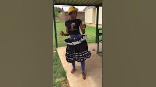 Ntombhi ya mutsonga dancing to Amajoy by Sho madjozi feat Russian Army