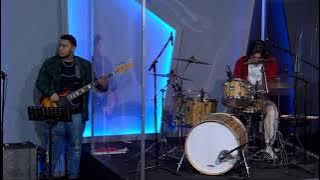 Download lagu I'm still holding on - Clemens & Dudley Mans