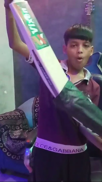 cheapest-plastic-cricket-bat-performance-test-with-leather-ball-best