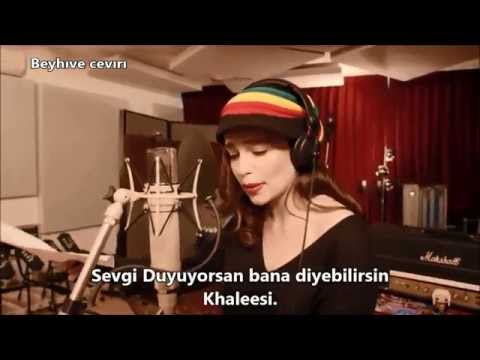 Game of Thrones - Müzikal - Emilia Clarke (Türkçe Altyazılı) HD