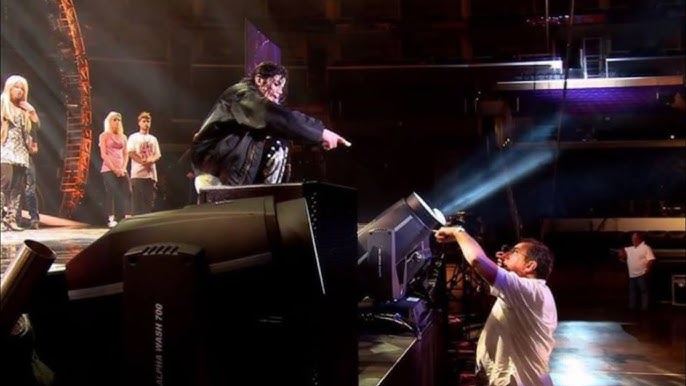 Prince Challenged Michael Jackson on Stage — What Their Duet Did Next Left 101,000 Fans Stunned! - YouTube