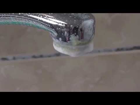 Video: Ako rýchlo vyčistiť umývadlo z umelého kameňa v kuchyni