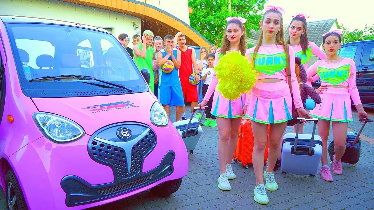 Diana su komanda vyksta į cheerleading turnyrą! Vasaros atostogų nuotykiai prasideda!