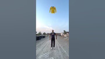 Clothes change effect within a second #editinghacks #vfx #vfxlife #creativevideo