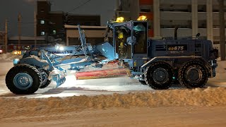 豪雪もガリガリはねのける　札幌市除雪グレーダによる路面整正作業