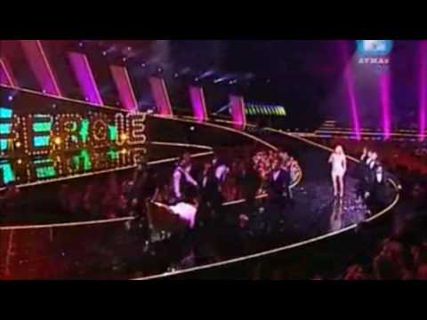 Michael Jackson - Fergie (Beat it 2008) HD