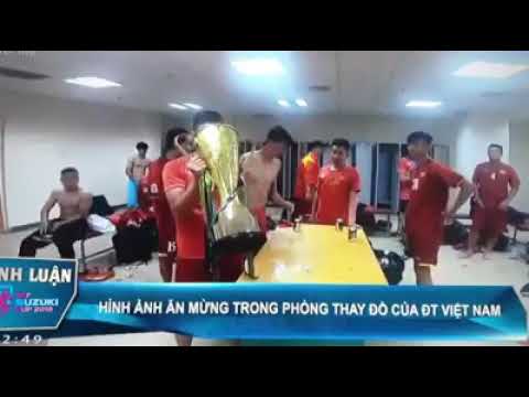  Cận cảnh màn ăn mừng trong phòng thay đồ của tuyển Việt Nam