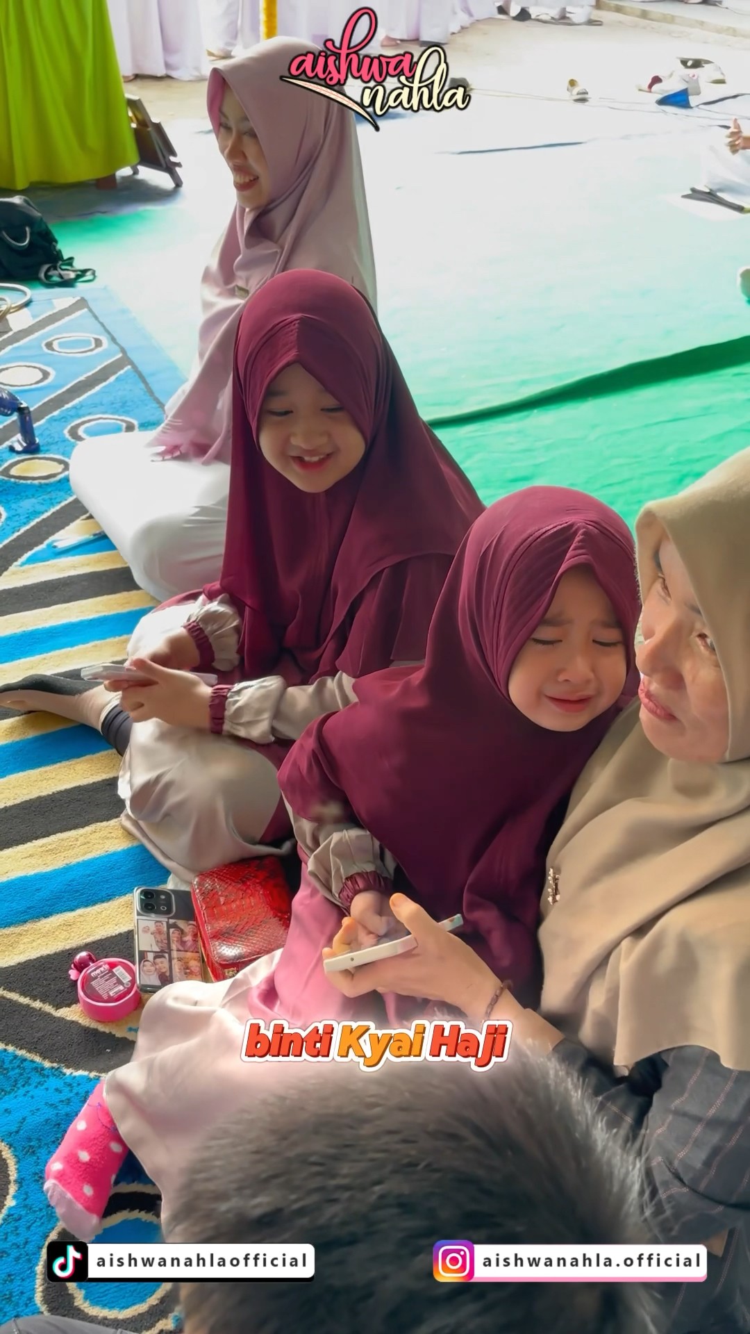 AYESHA NANGIS DI PANGGIL WISUDA HAFIDZOH