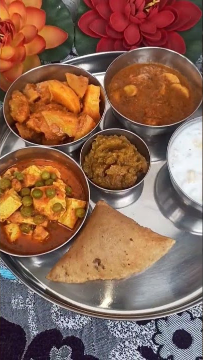 Teej Special Thali 😋❤️ | Samosa Poori | Matar Paneer | Aloo | Arbi | Meetha Kaddu | Boondi ka Raita