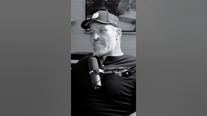 Tony Robbin’s talks about comfort! #tonyrobbins #theovon #motivation #comfortzone