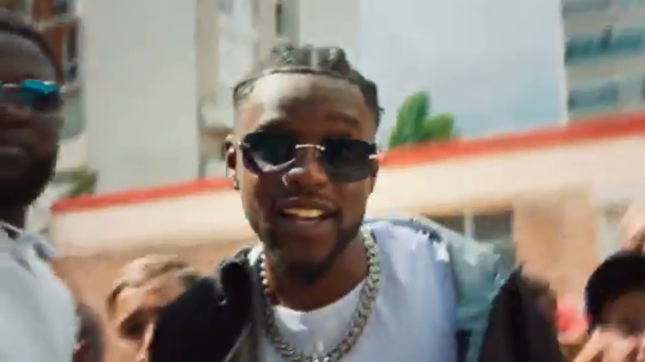 NISKA Le Monde Est Méchant (clip officiel) YouTube NISKA Le Monde Est Méchant (clip officiel) YouTube