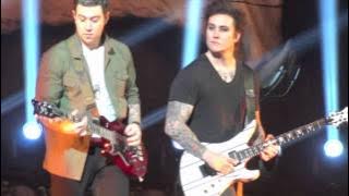 BEST Avenged Sevenfold - Bat Country  - Calgary Saddledome - Uproar 2011
