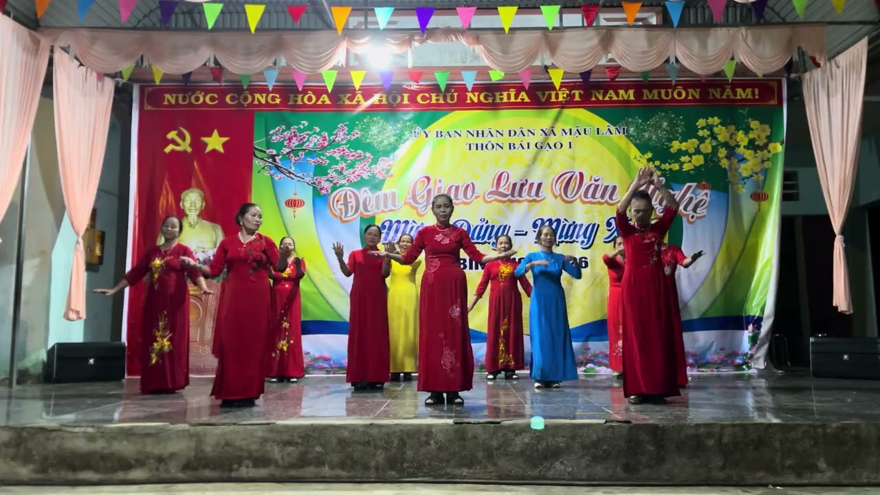 Múa mùa xuân ơi - CLB liên thế hệ Bái Gạo 1