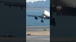 هبوط مثير: لحظة تحفز الأعصاب في مطار كينيدي بنيويورك spotting aviationspotting